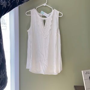 White keyhole lace top - new with tags!